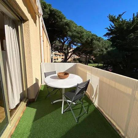 Port 2 Ch Terrasses Box Apartment Hyères